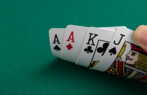 What are the Rules to Play Omaha Poker